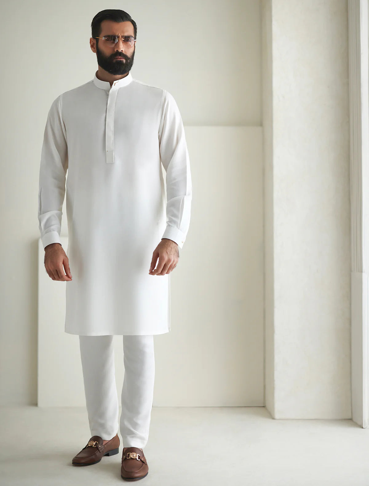 Ismail Farid Off White Kurta Pyjama (DKRT118)